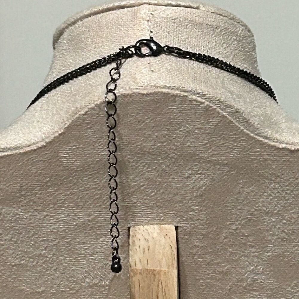 Floral Bib Costume Necklace 16" Blue Rhinestones Black Gun Metal Colored Chain - Picture 11 of 12